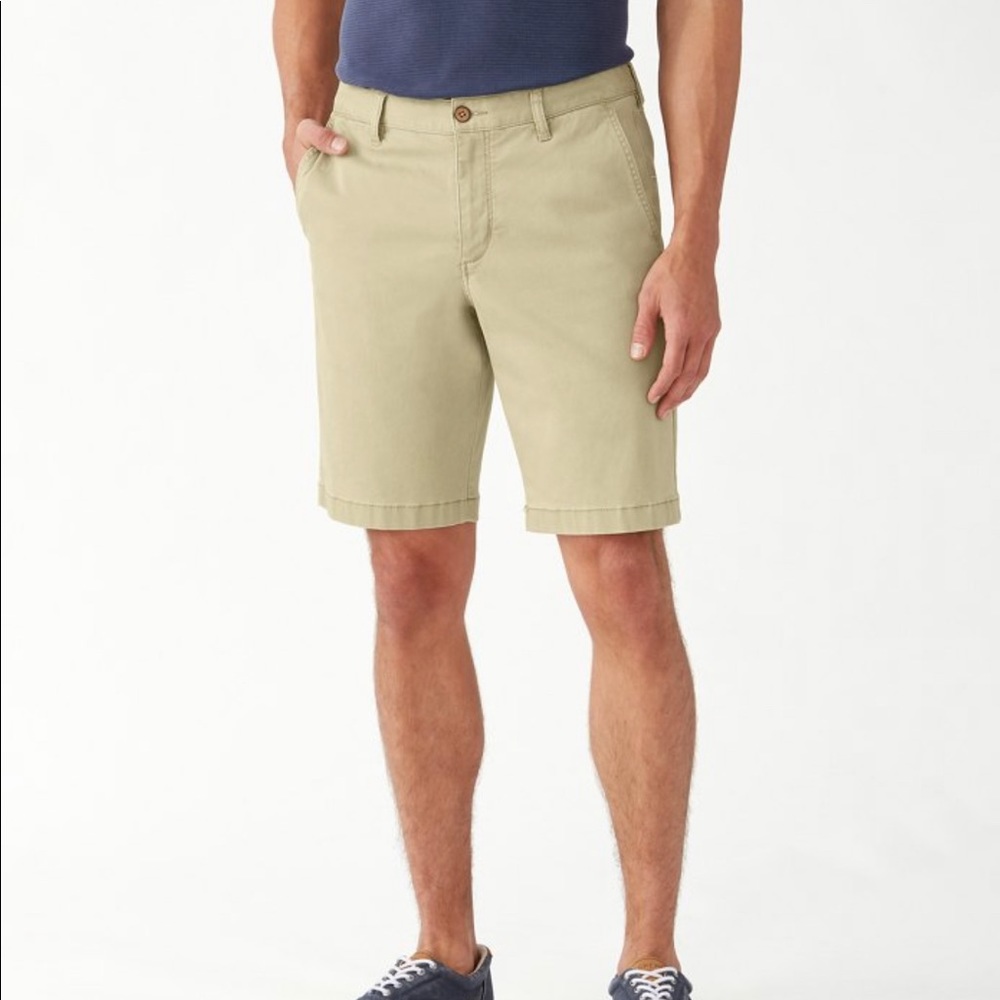 NWT Tommy Bahama Boracay 10-Inch Chino Shorts size 33 khaki color